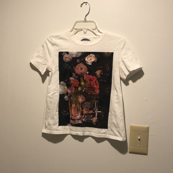 Zara  - small size t shirt - Picture 6 of 8